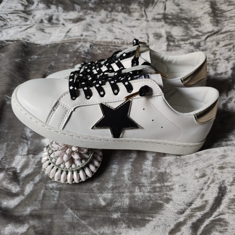 SOLD🔥Vintage Havana Sneakers